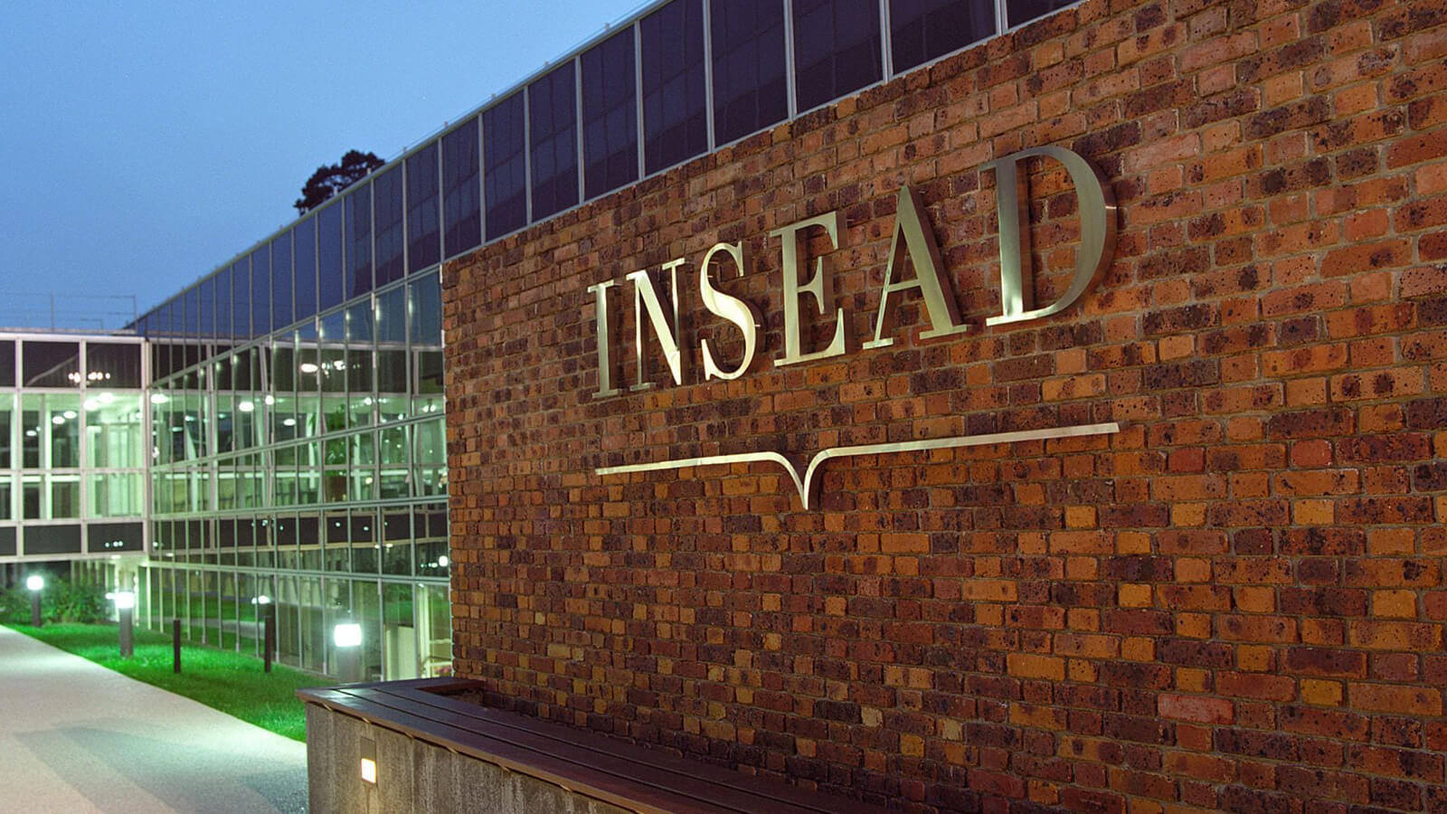 104523528-INSEAD_Europe_Campus_in_Fontainebleau.1910x1000-1u6aqoc_feature